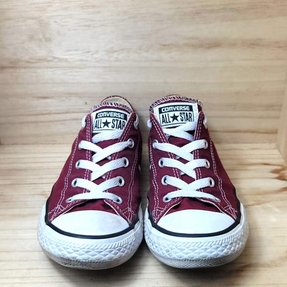 Converse Unisex Burgundy Classic Sneakers - Picture 4 of 9